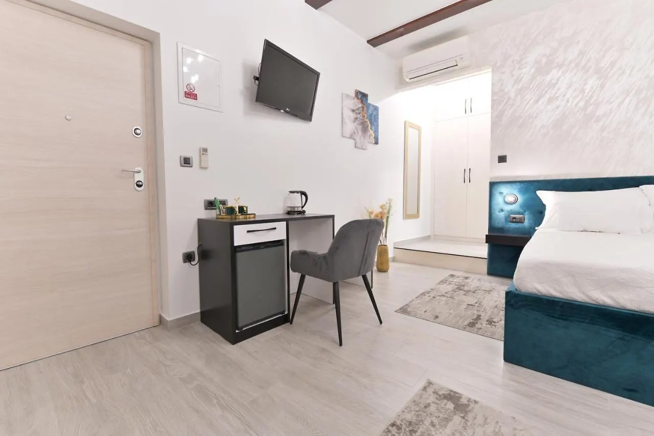 Luxury Rooms 