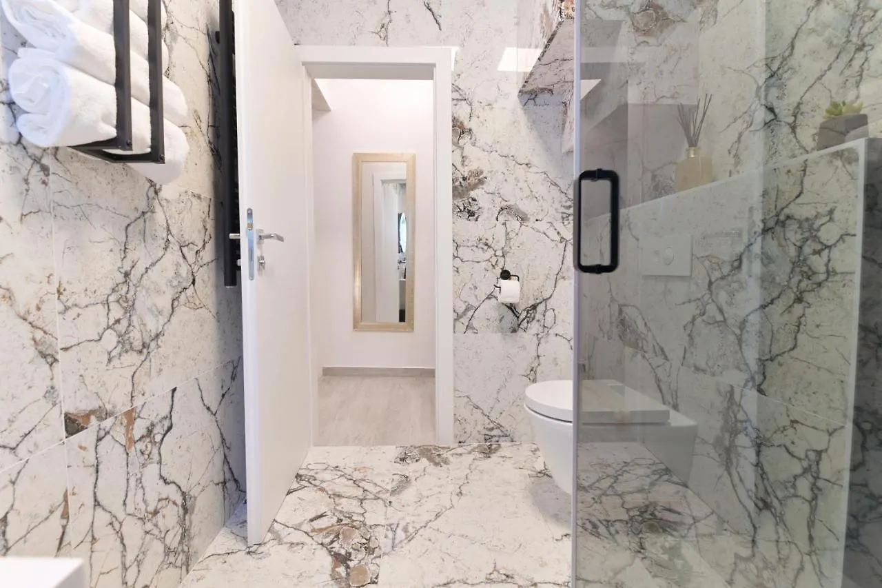 Luxury Rooms 