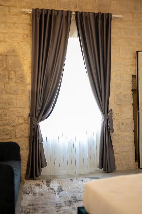 Luxury Rooms 